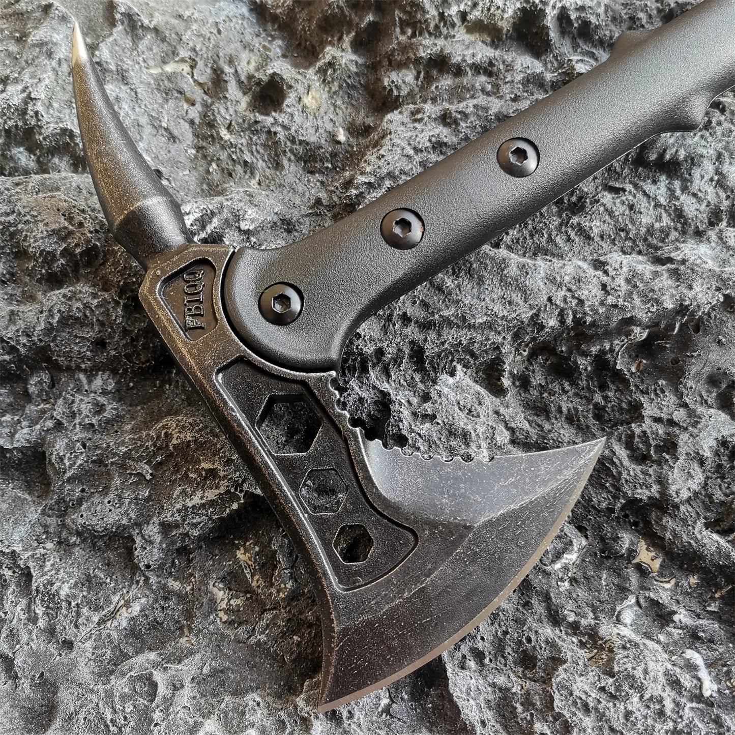 Multi Functional Axe Camping Knife Hand Fire Axe Suitable for Self-defense Hunting Camping Survival Outdoor EDC Tools